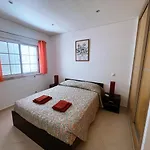 Casa de Férias Moradia Fantastica Com Piscina A 5 Min Da