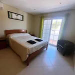 Moradia Fantastica Com Piscina A 5 Min Da Casa de Férias Monte Gordo
