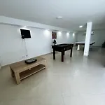 Moradia Fantastica Com Piscina A 5 Min Da 度假居