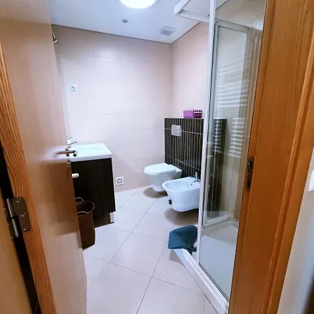 Moradia Fantastica Com Piscina A 5 Min Da *