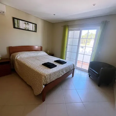Moradia Fantastica Com Piscina A 5 Min Da Holiday home Monte Gordo