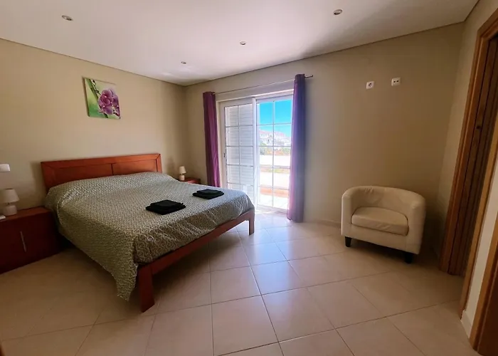 Сasa de vacaciones Moradia Fantastica Com Piscina A 5 Min Da Monte Gordo
