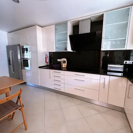 Feriehus Moradia Fantastica Com Piscina A 5 Min Da *