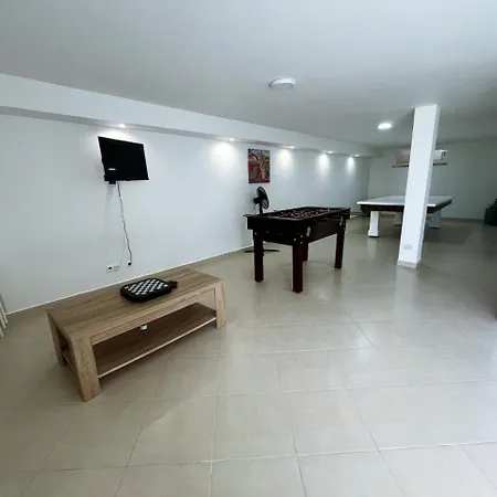 Moradia Fantastica Com Piscina A 5 Min Da Feriehus