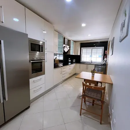 Feriehus Moradia Fantastica Com Piscina A 5 Min Da *
